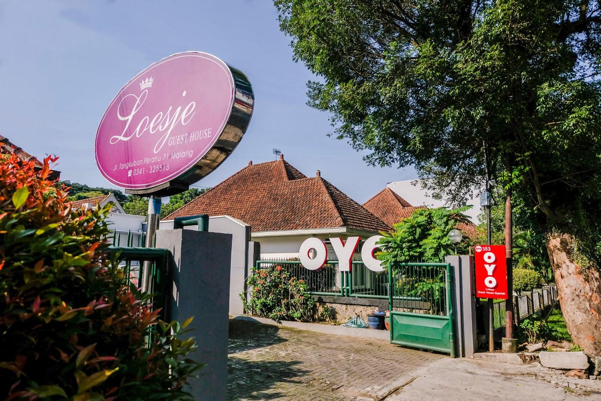 Super Oyo 353 Loesje Guest House Syariah Маланг Экстерьер фото